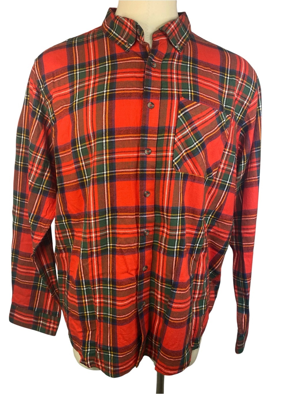 Magellan Outdoors Classic Fit Red and Green Plaid Button-Down Shirt Men’s 2XL